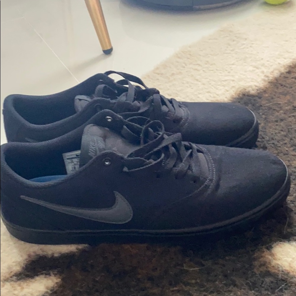 Nike Woven Sneaker